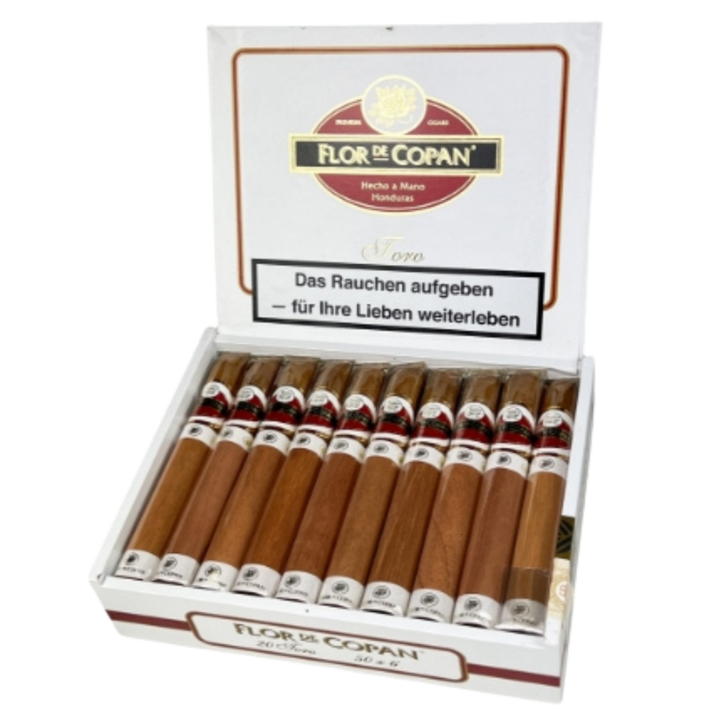 Details: 
Länge:  15.24 cm
Durchmesser:  1.91 cm
Ringmaß: 48
Deckblatt Tabaksorte: Connecticut 
Umblatt Herkunft: Honduras
Einlage Herkunft: Honduras, Nicaragua
Wissenswertes:
 In einer kühlen Hügelregion nahe der Grenze zu Guatemala und El Salvador in Honduras werden die Flor de Copan hergestellt. Schon die Mayas haben die Tradition des Tabakanbaus gepflegt.  Die wird heute in der Fabrik in Santa Rosa de Copan fortgeführt, ausschließlich handgerollte Zigarren verlassen das We