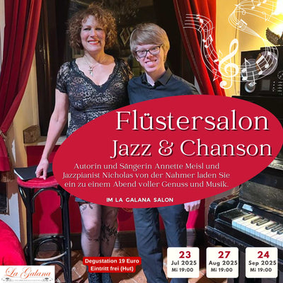 Einladendes Eventplakat für „Flüstersalon – Jazz & Chanson“ mit Annette Meisl (Gesang) und Nick von der Nahmer (Jazzpiano). Der Abend verspricht Live-Musik in gemütlicher Wohnzimmeratmosphäre in Köln, mit Jazz-Evergreens, Eigenkompositionen und Liedern über Liebe und Leben. Zusätzlich werden lateinamerikanische Spezialitäten und edler Rum angeboten. Beginn um 20 Uhr, Dauer ca. 2 Stunden, Eintritt frei.